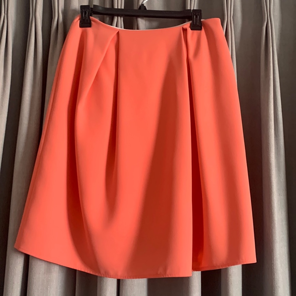 Coral pleated skirt
